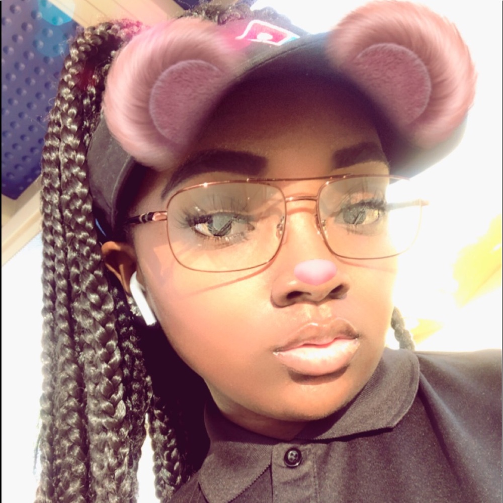 Meet your Posher, Saamia